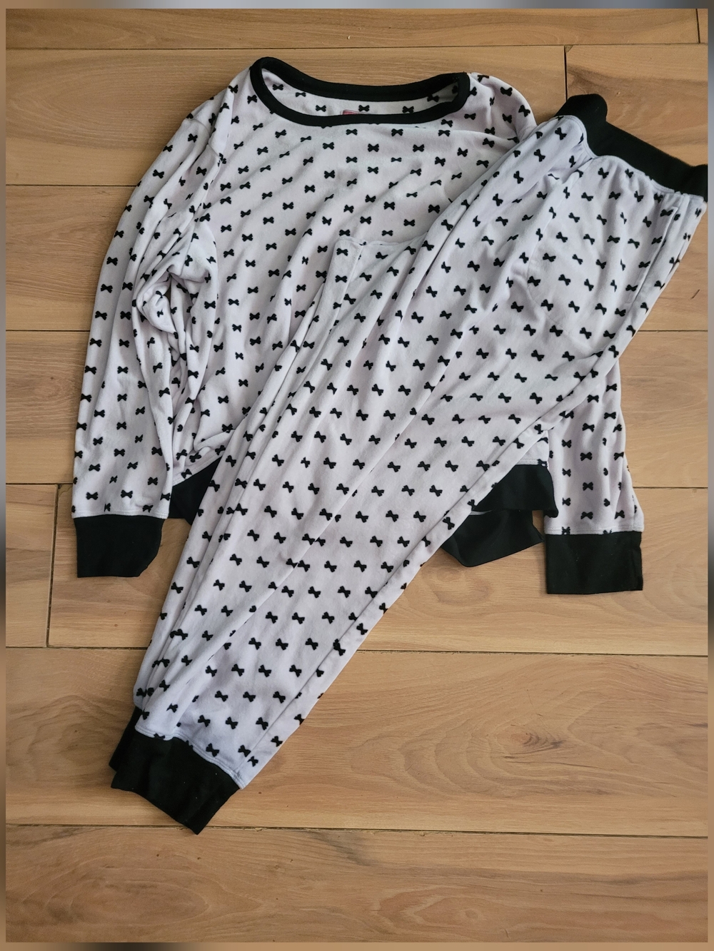 kate spade Xl White Pajama Set with Black Bow Print
